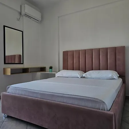 Roman Apartment Appartement Saranda