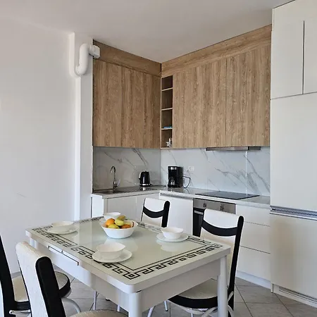 Roman Apartment Appartement *