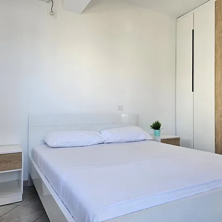 Roman Apartment